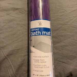 Purple bathtub mat.